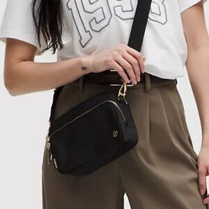 NWT black lulu beltbag with silver hardware